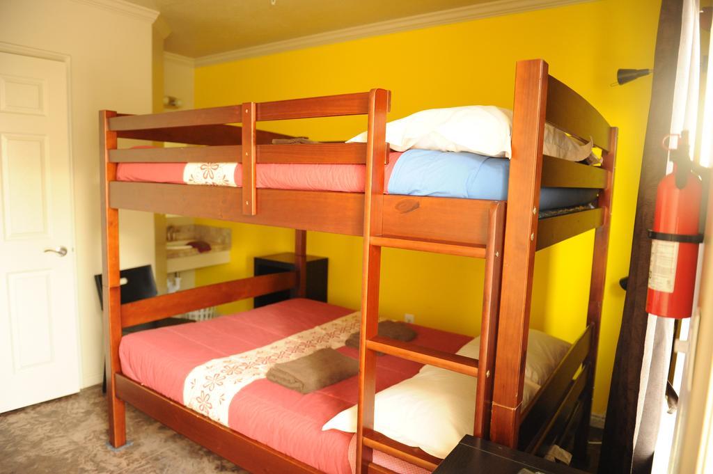 Camelot Inn At Honeyville ห้อง รูปภาพ